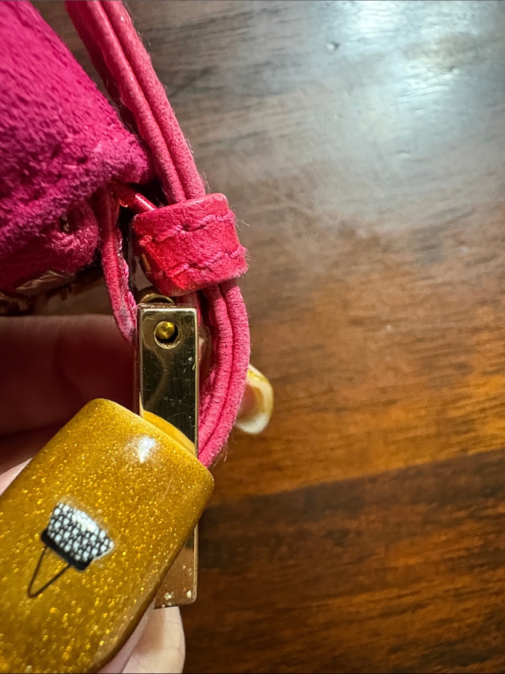 💸FLASH SALE💸FENDI Vintage Mini Suede Baguette in Pink - Picture 9 of 13